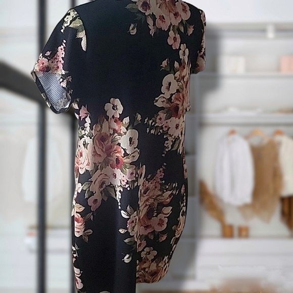 🌸"GLITZ" Pullover Stretch Short Sleeve Black Floral Midi Dress 2x - Picture 5 of 10